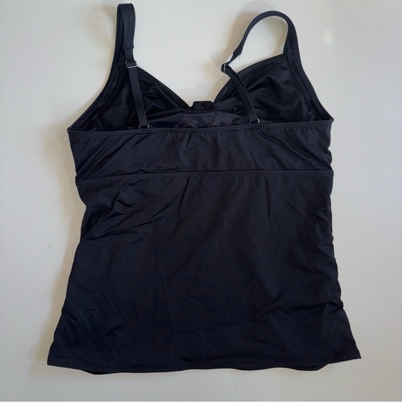 Lands’End Black Women's Swim Top With Bra Sz 16 Long - Picture 4 of 14